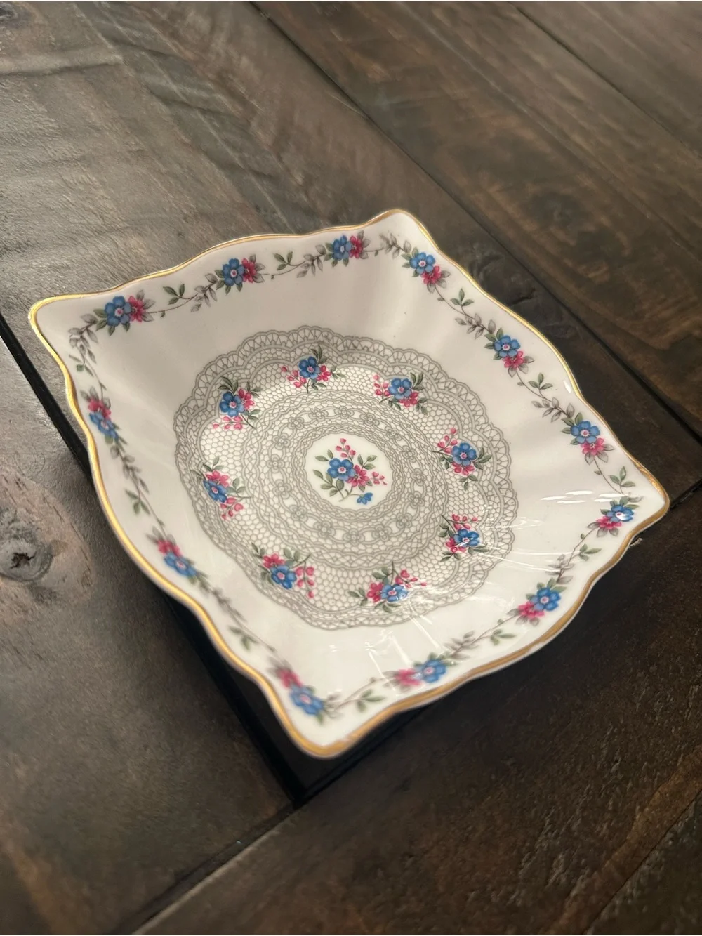 Vintage Tuscan Honiton Lace Trinket Dish Fine English Bone China